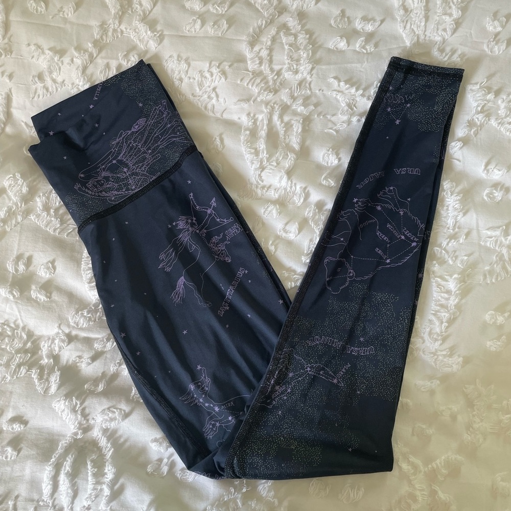 ✨Teeki constellation activewear leggings✨
